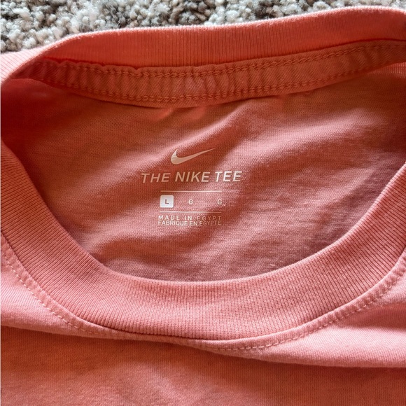 Nike Tee Size Large - Picture 3 of 3